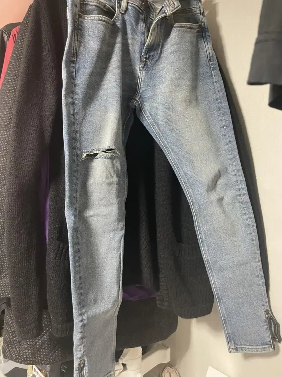 Zara hemmed jeans size 30