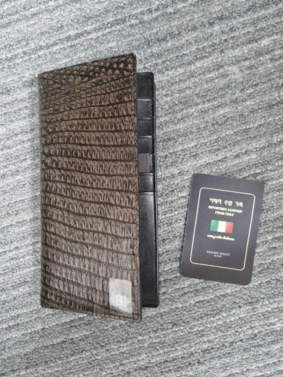 Bruno Baffi long wallet