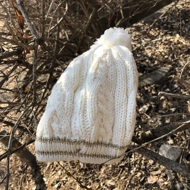 Vintage Milk gold spangles beanie