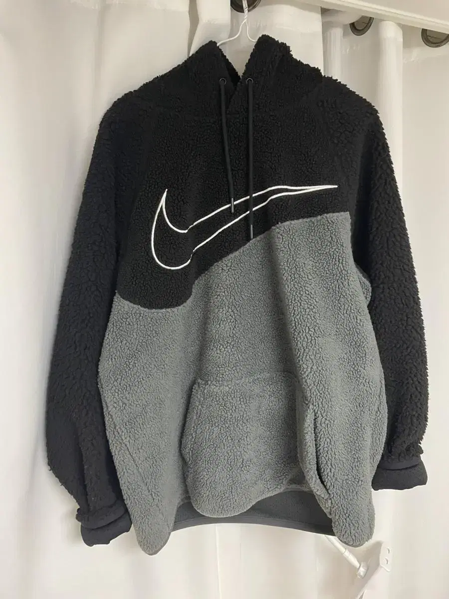 NikePoglobal Hoodie