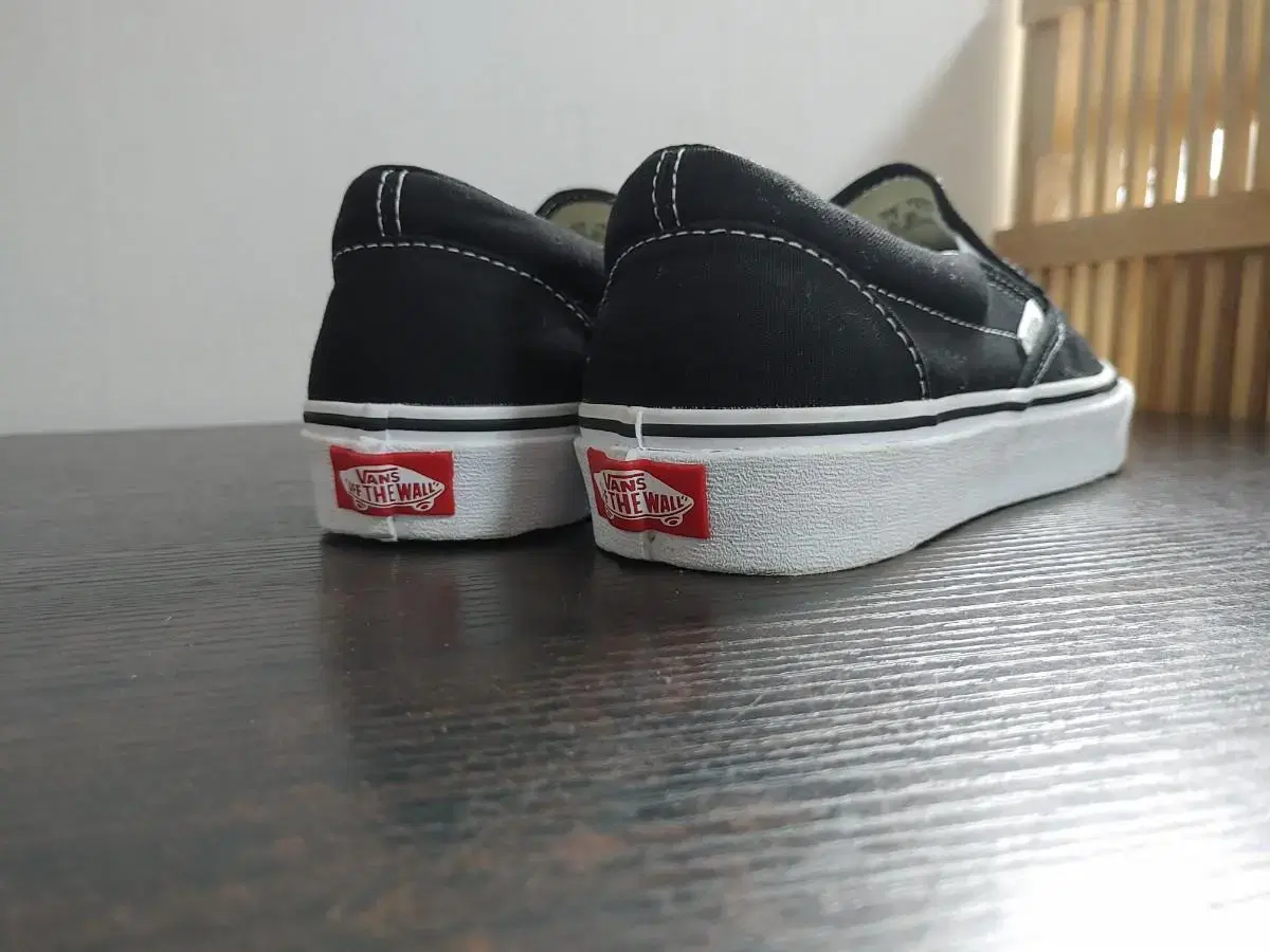 250 Vans Ascentic Slip-On Sneakers