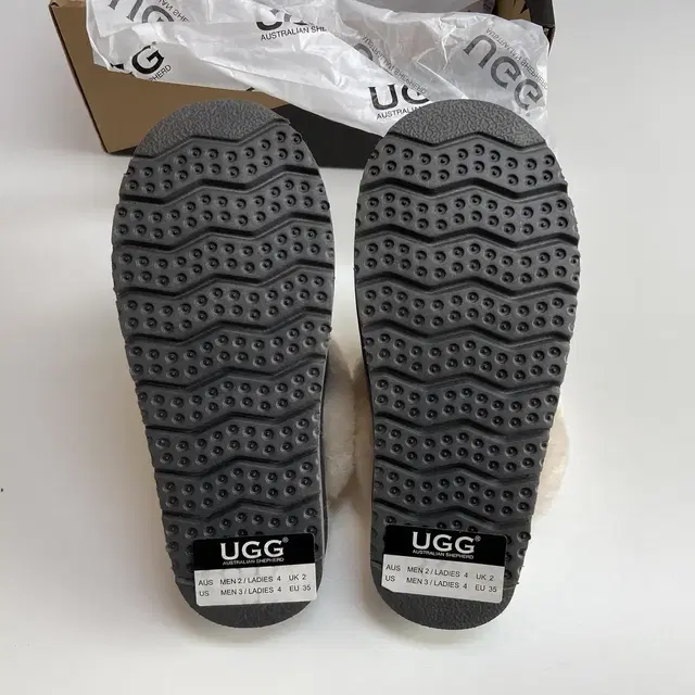 호주 UGG 털슬리퍼 235mm 팜 새것