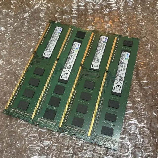 삼성메모리 4gb ddr3 pc3 -12800u -4개  일괄4만원