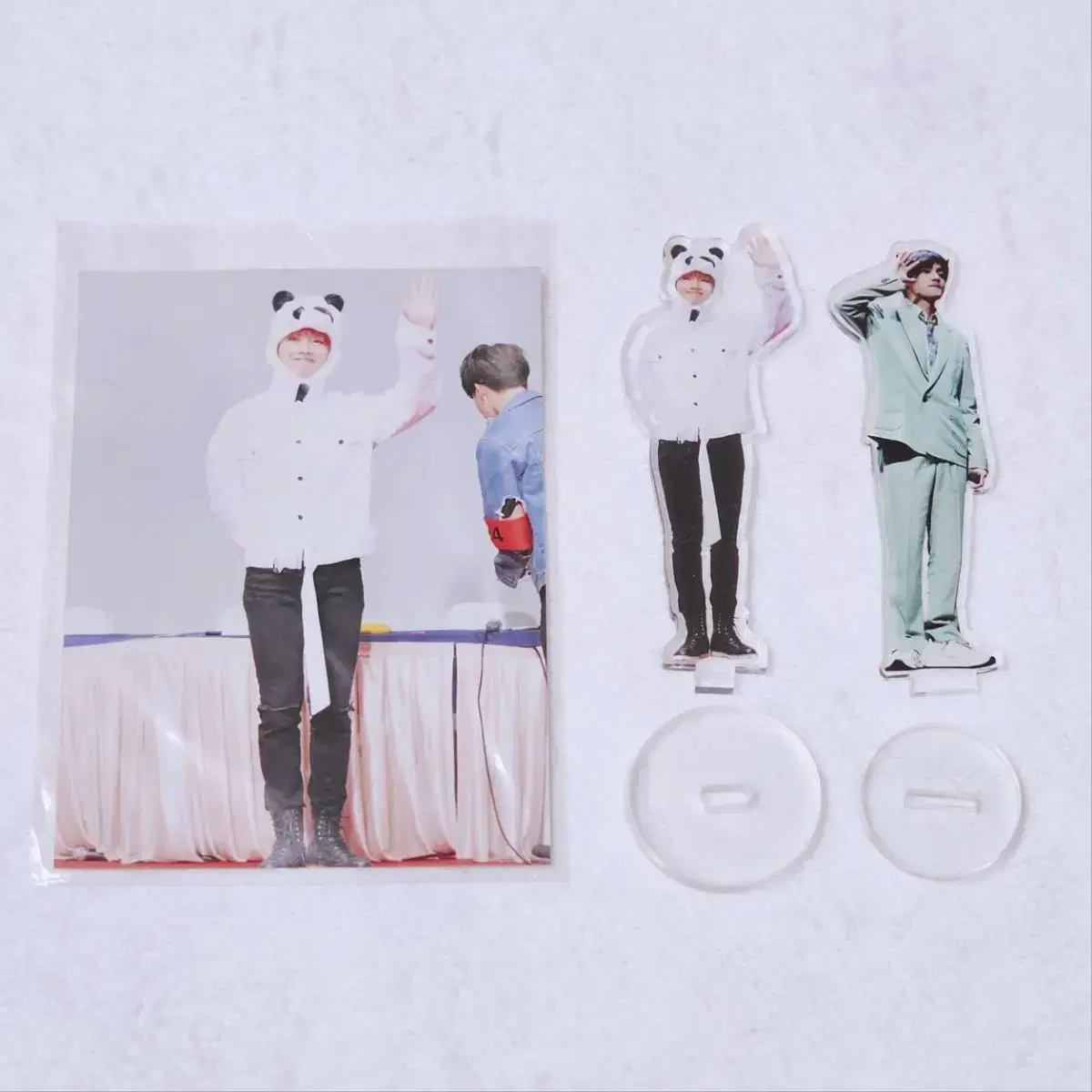 Bangtan v Taehyung V acrylic stand Merchandise