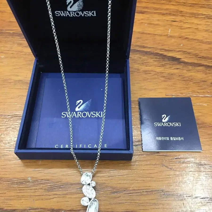 SWAROVSKI 스와로브스키 목걸이