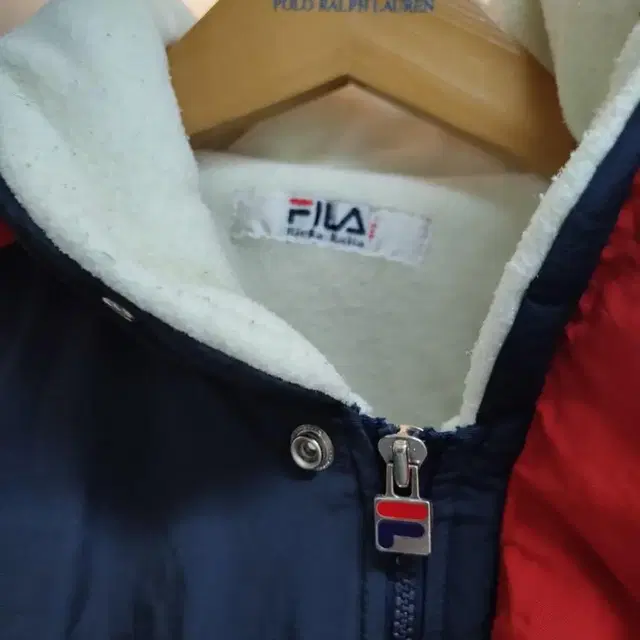 110)FILA italia 올드스쿨 패딩 팝니다