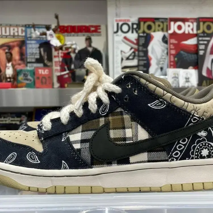 nike x travis scott sb dunk low 스캇 덩크 로우