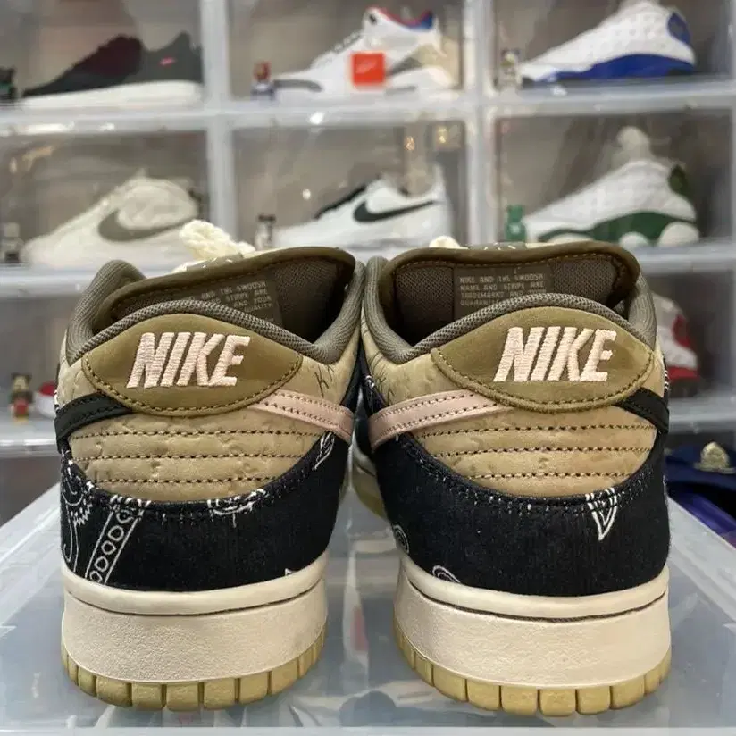 nike x travis scott sb dunk low 스캇 덩크 로우