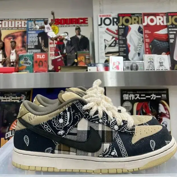 nike x travis scott sb dunk low 스캇 덩크 로우