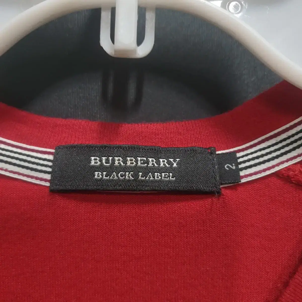 Burberry 버버리 블랙라벨 슬림핏 브이넥 셔츠