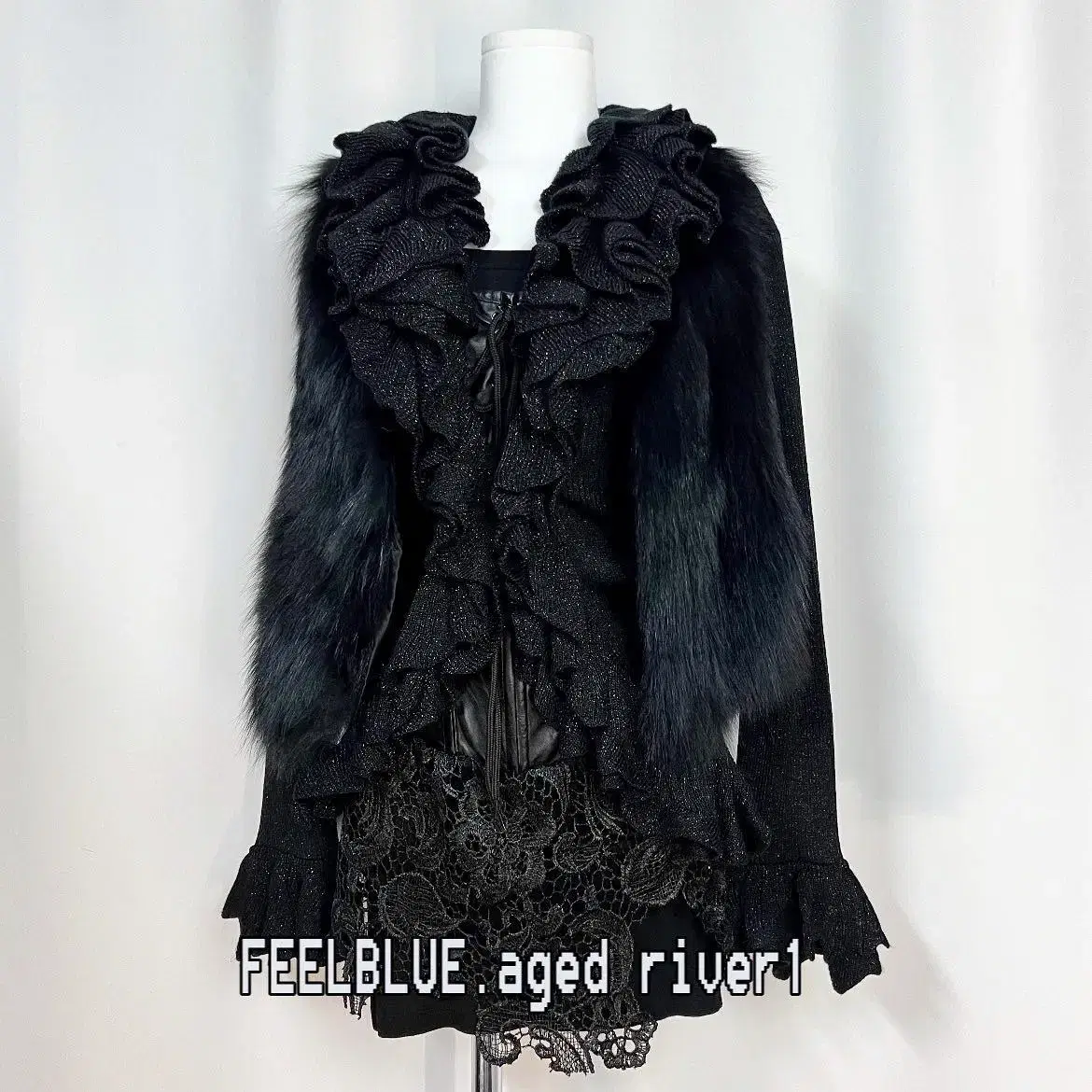 Pil-pa-rang) Gosu Black Fur Layered Vest