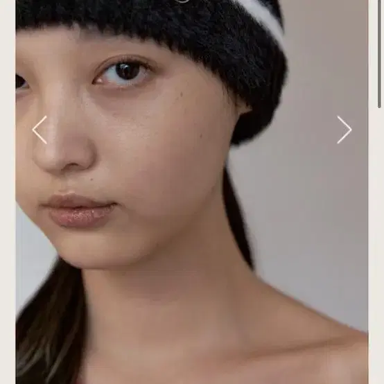 시눈 퍼지 비니 화이트 sinoon striped fuzzy beanie