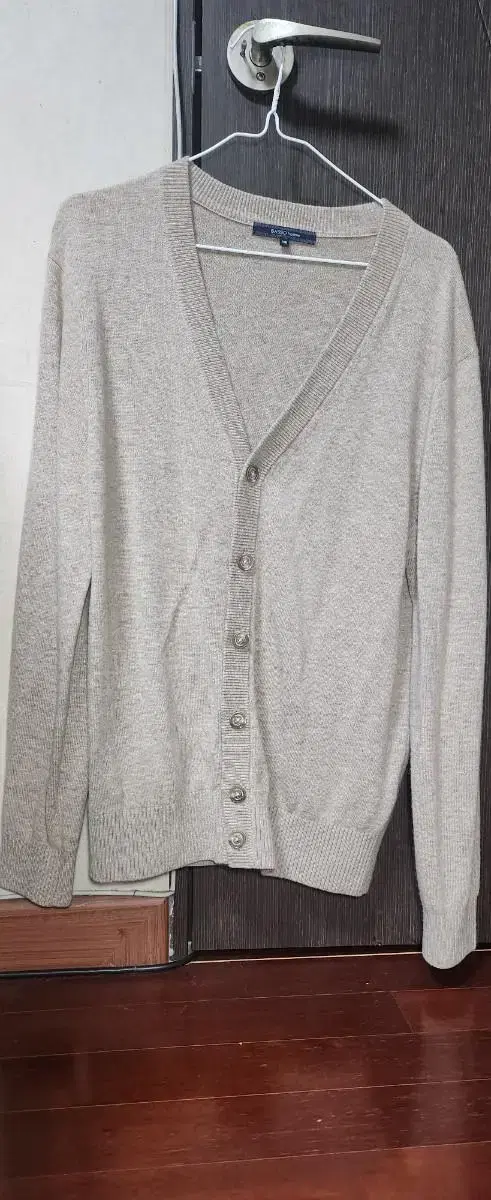 Vasso Cardigan sells