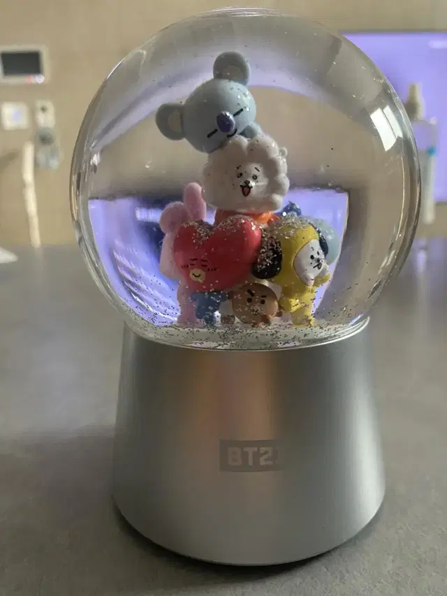 BT21 스노우볼