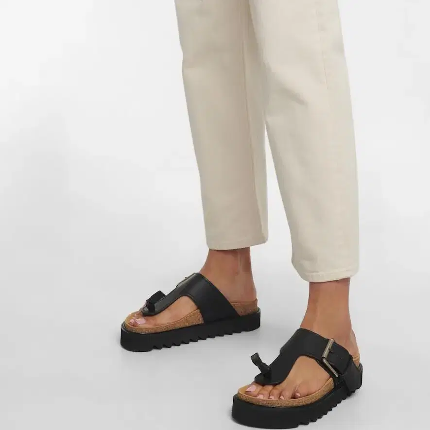 아크네스튜디오 Leather Platform Thong Sandals