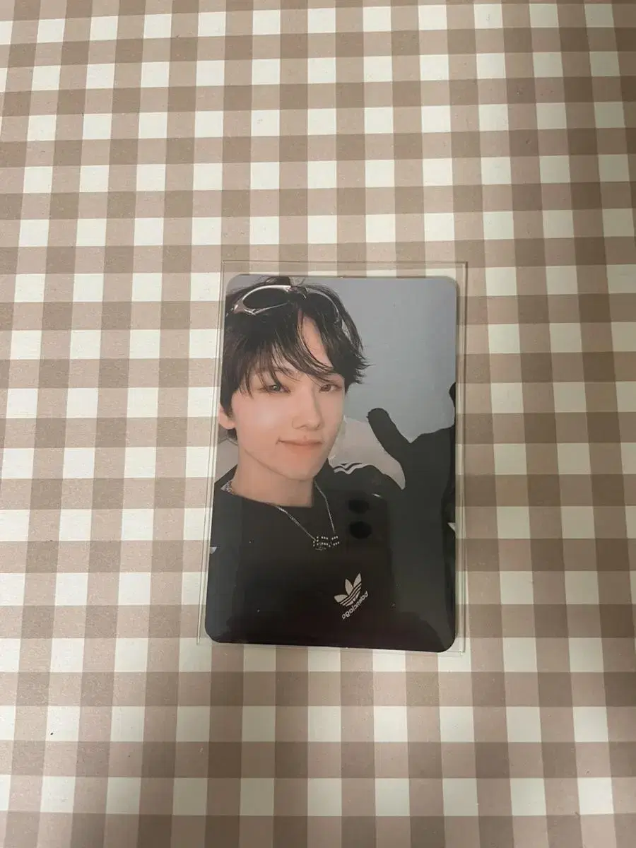 Adidas jisung Sneakers photocard WTS