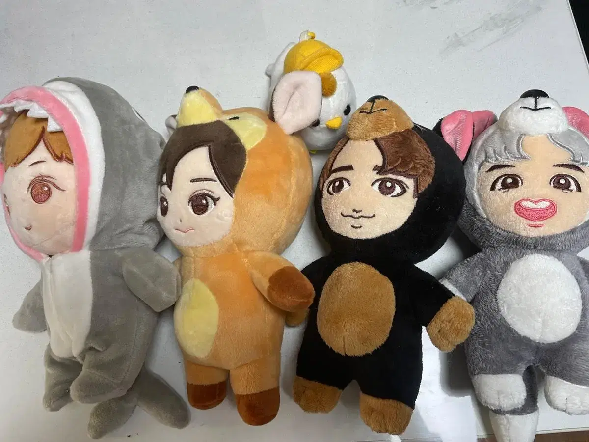 Block B doll 5 animals