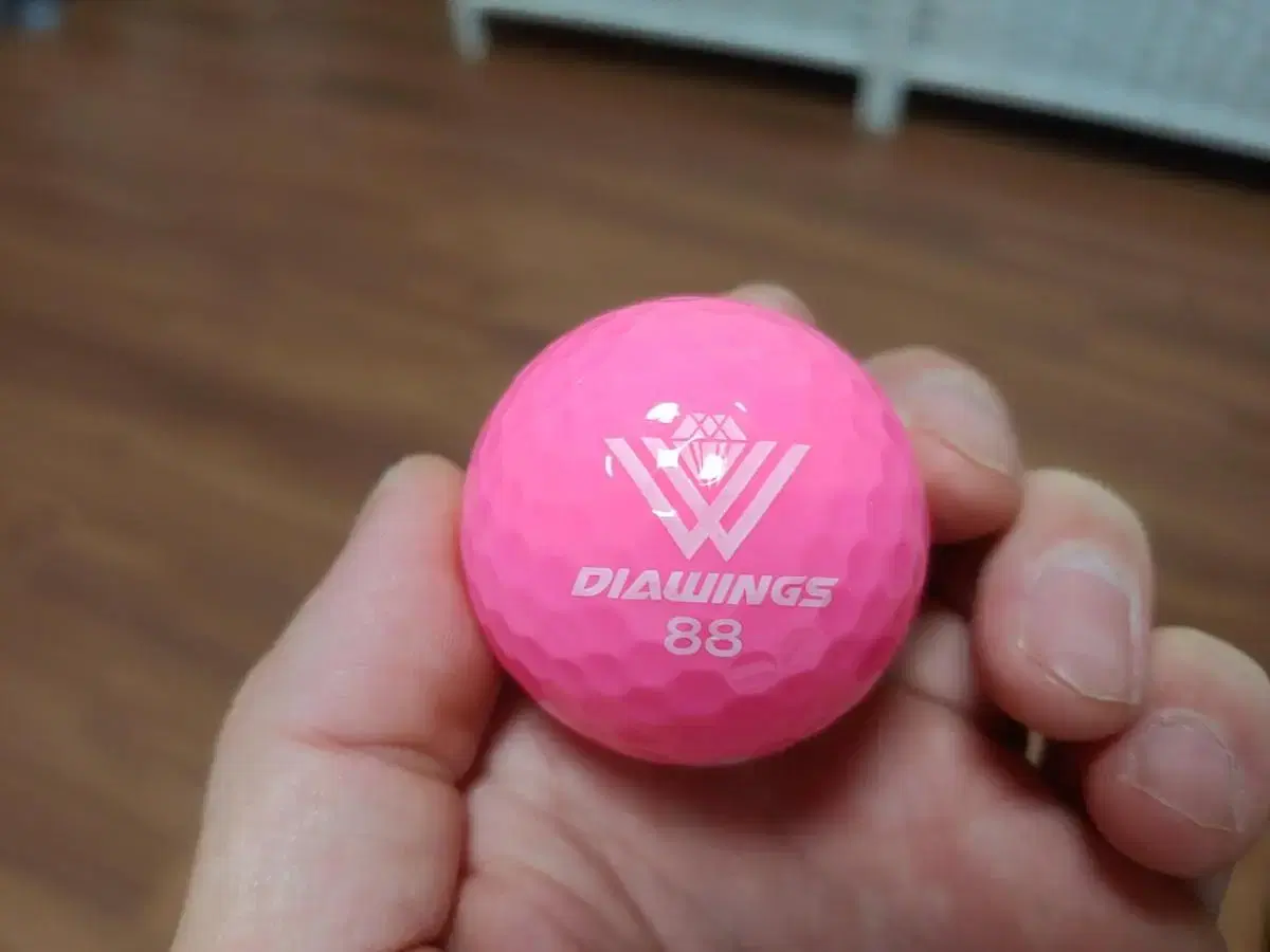 Screen Distance Golf BallDiamonds M2 Pink Ball