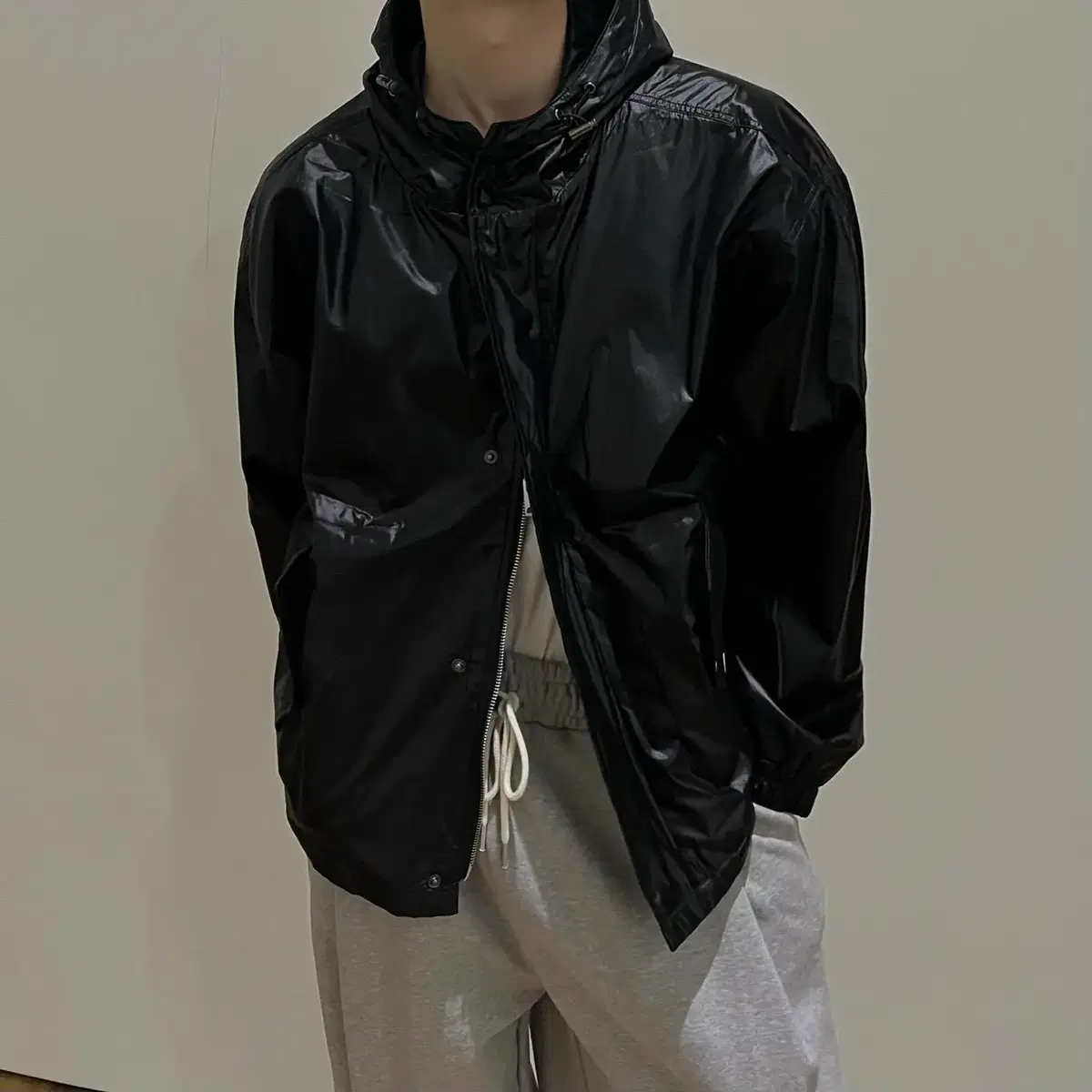 Coating Hood Jacket 남자 유광 코팅 바람막이 후드 점퍼