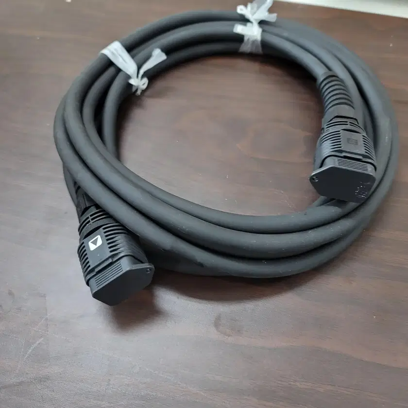 Câble Tactile Proface GP3000H-CBLSD-5M – 5 Mètres, Authentique, Origine Japon (neuf Sous Emballage)