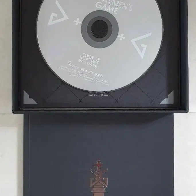 2PM  6th album <GENTLEMEN'S GAME> 싸인CD 입