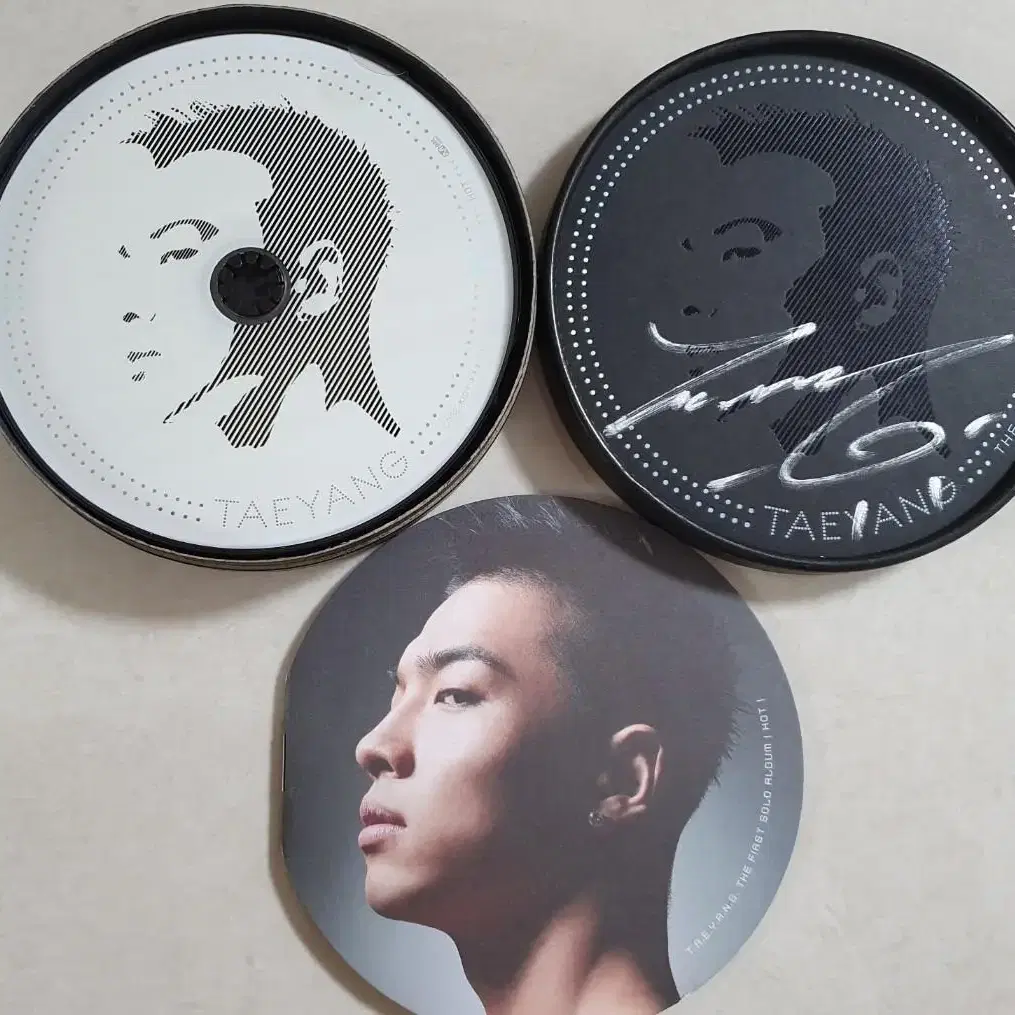 태양 TAE YANG 1ST SOLO ALBUM <HOT>싸인CD입니다~