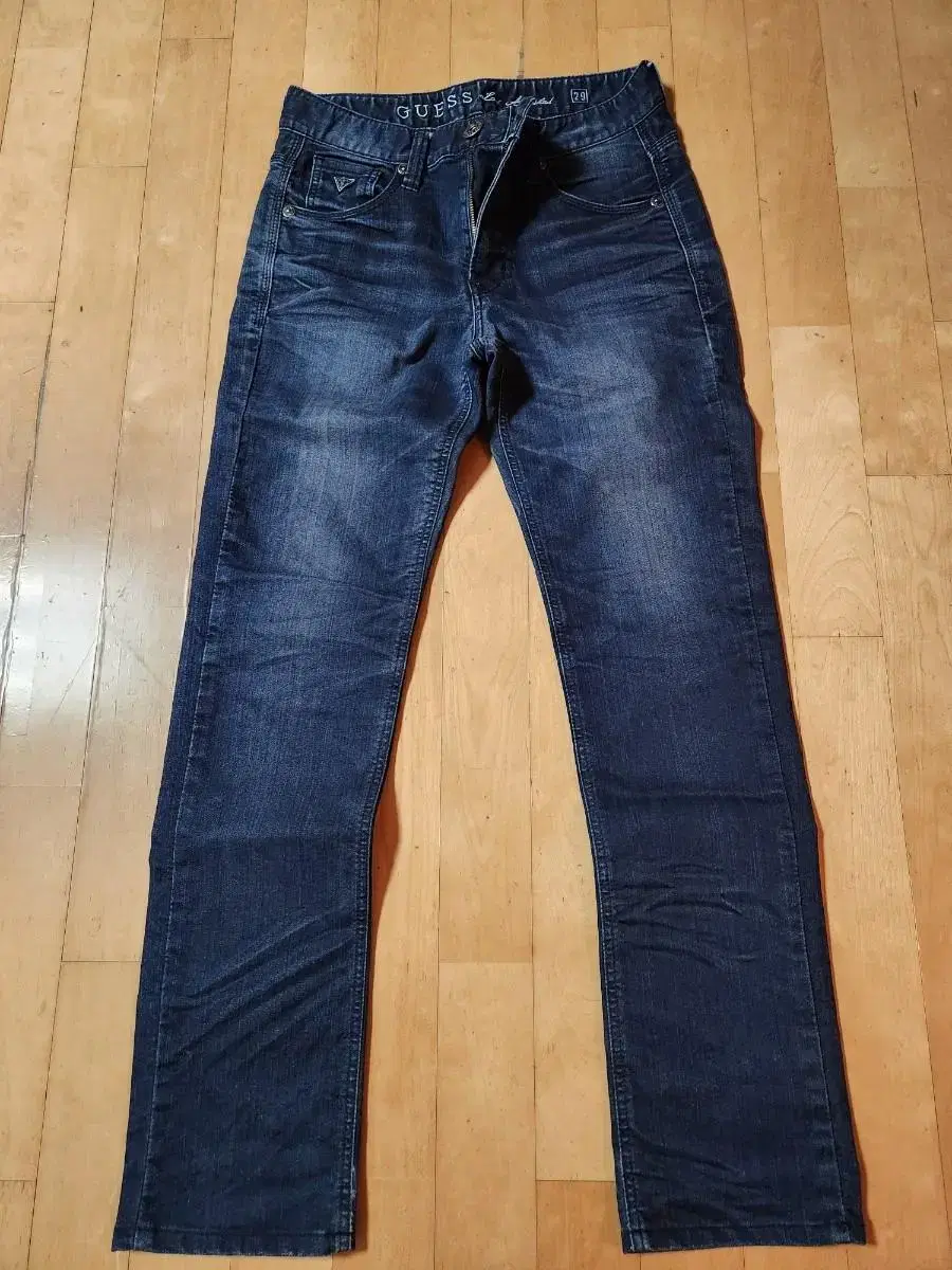 GUESS Jeans