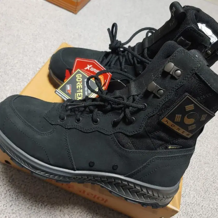 K2 Hiking/Trekking Shoes [object Object] on Bunjang Global Site.