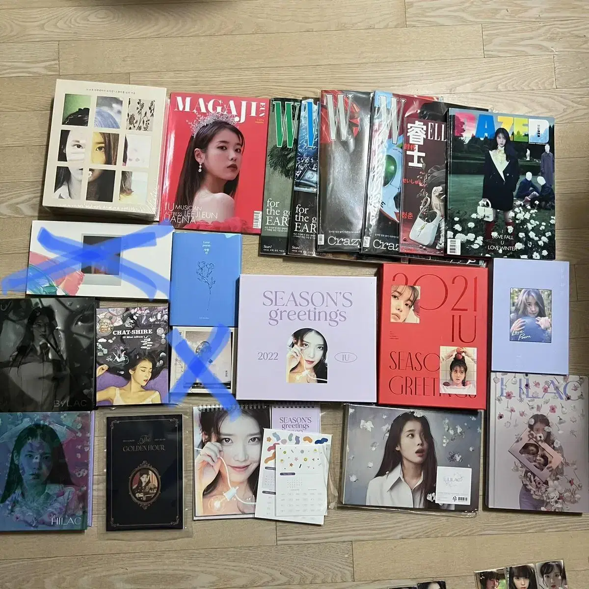 IU season's greetings, sculpture books, magazines, DVDs, albums, binder, etc.