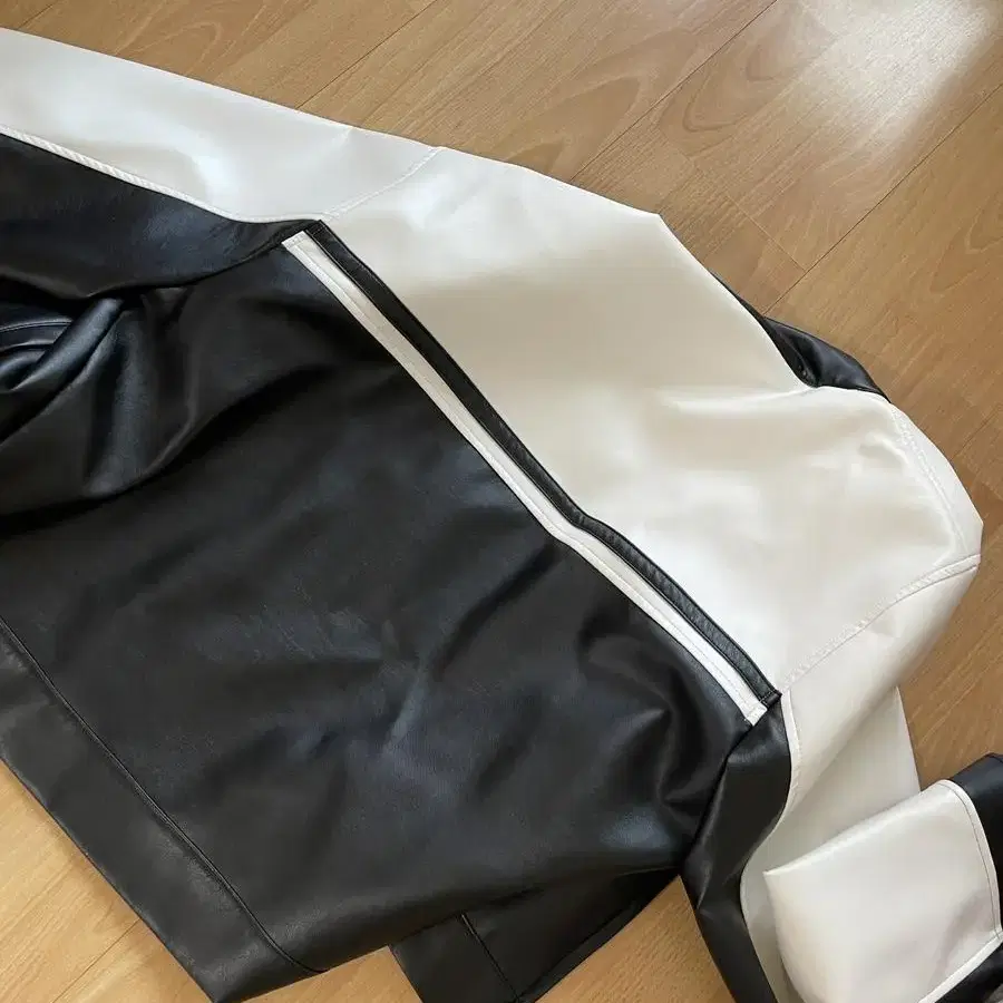 라이더 자켓( Bike leather crop jacket)