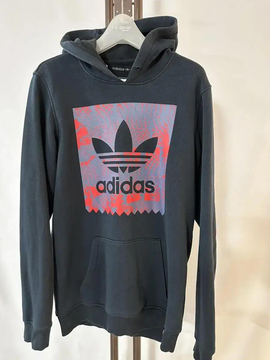 n552) Adidas Men's Hoodie S