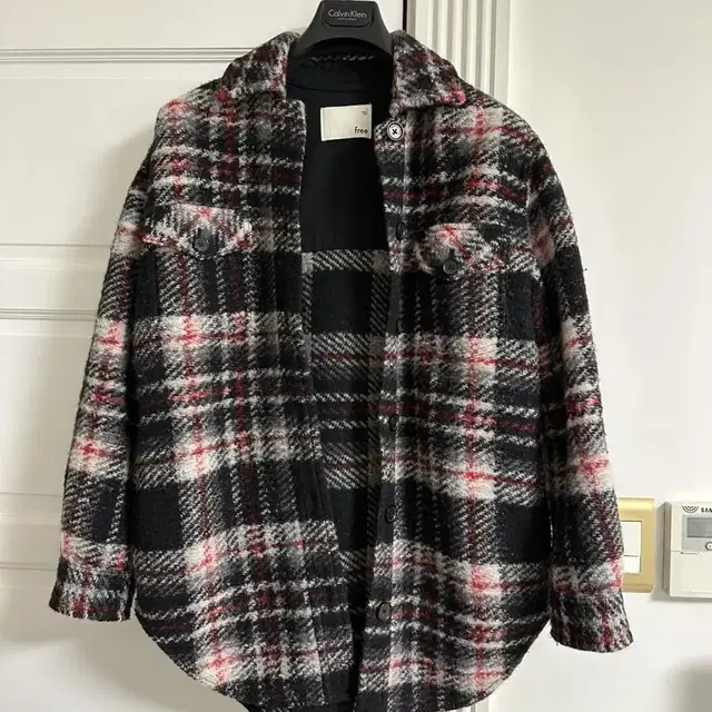 [S] Aritzia 체크 셔츠 자켓 (Ganna Shirt Jacket