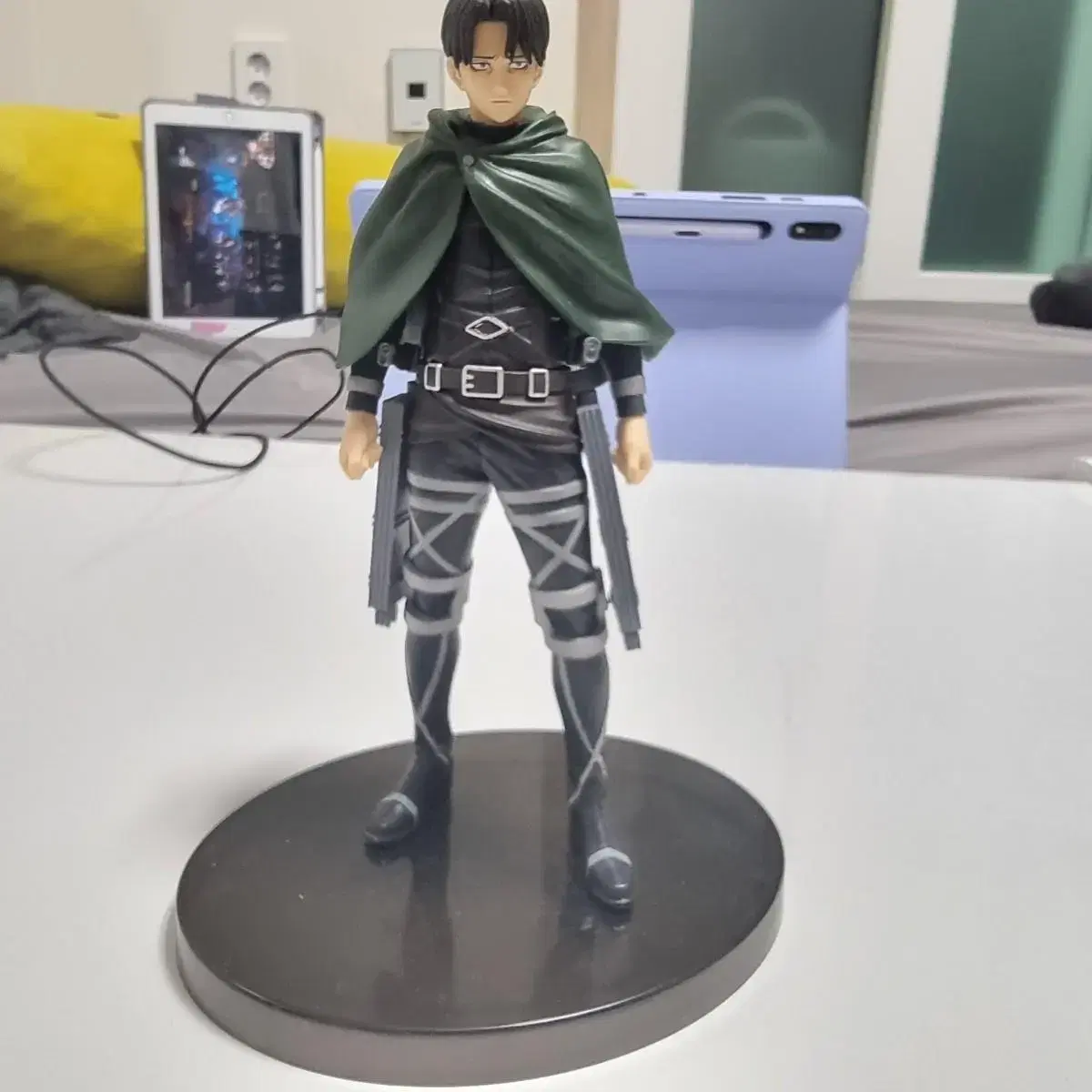 (Final Price Drop)Giants of Jin/Giants of Jin Levi Figures