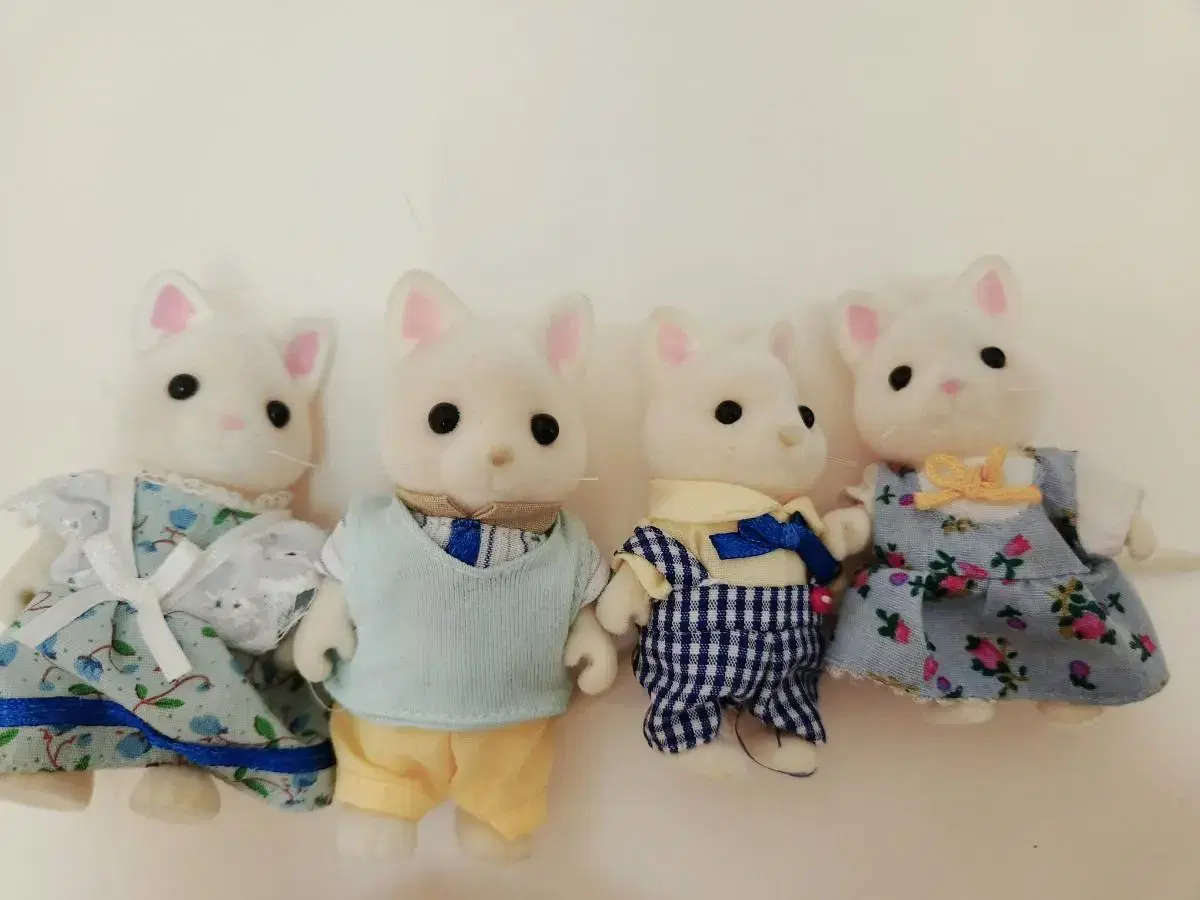 Sylvanian cat family