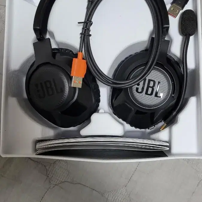 JBL Quantum 350 무선 게이밍 헤드셋 새상품