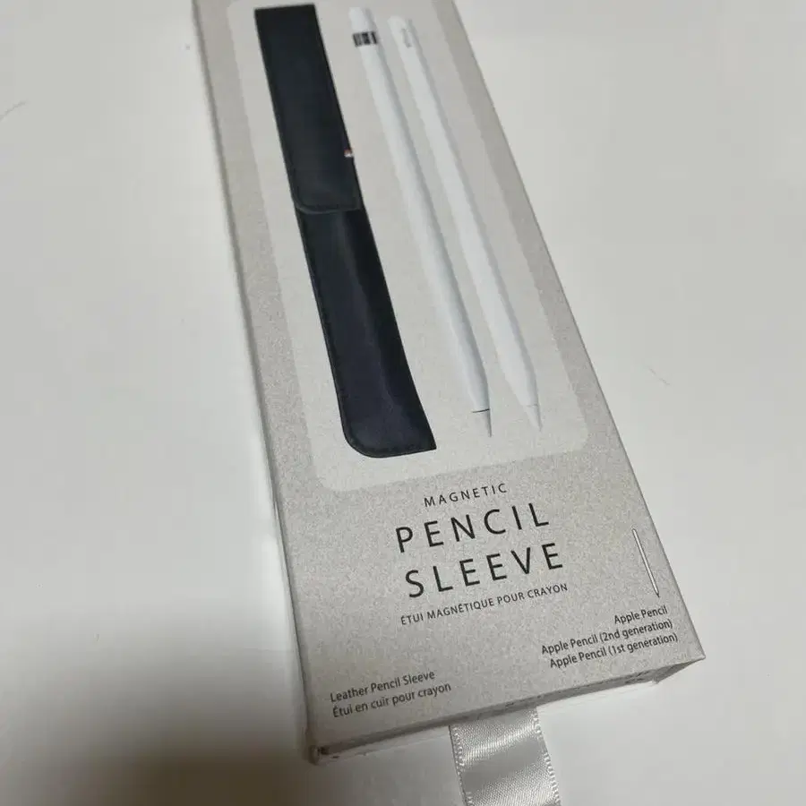 [새상품] Decoded Leather Magnetic Pencil Sl