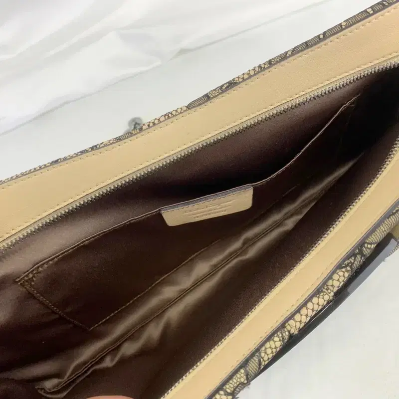 FERRAGAMO 페레가모 바라리본 레이스 클러치 체인숄더백 B119