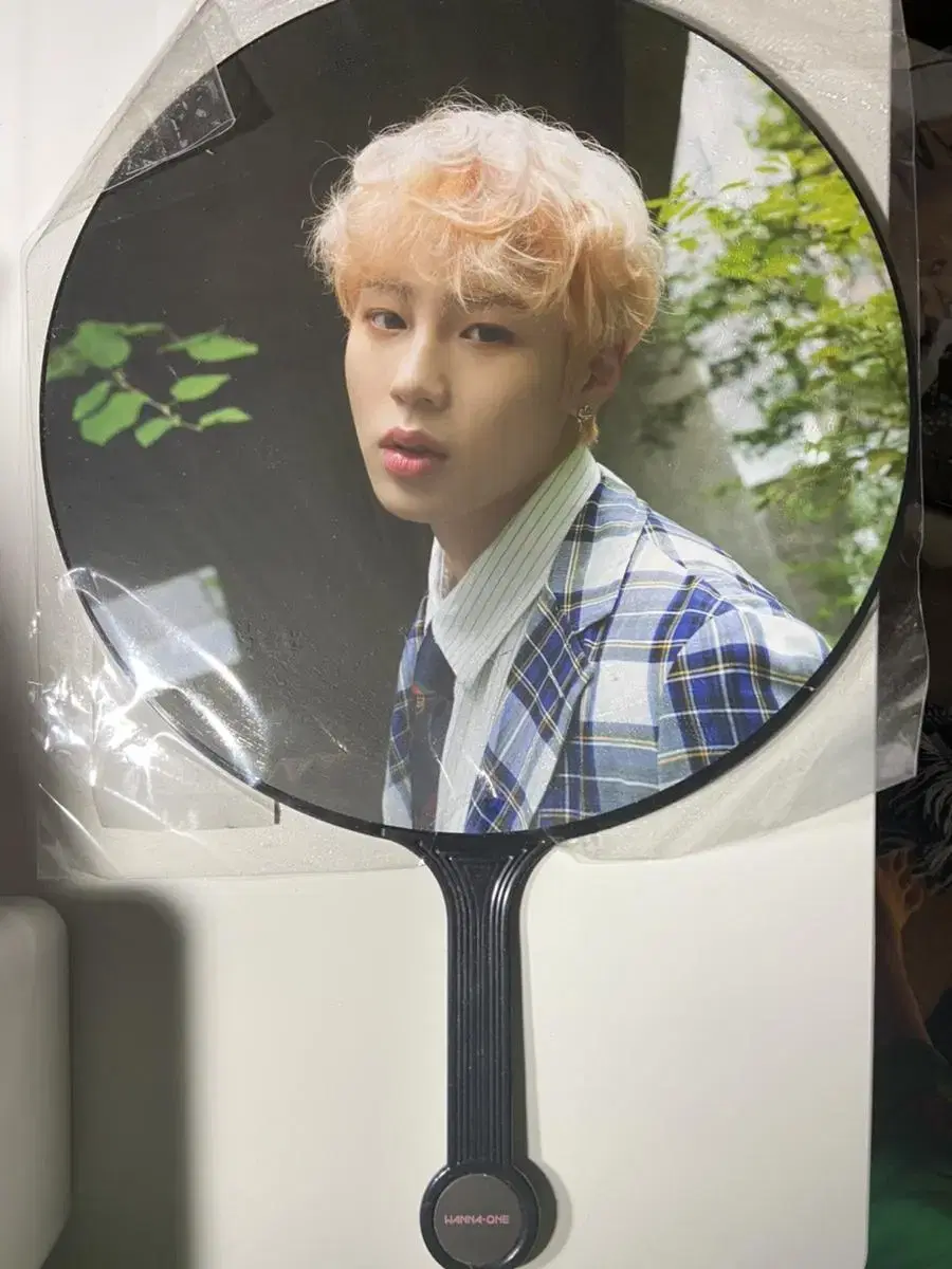 Official Royal Fan of King Sungwoon wanna one Fan diameter 29.5cm