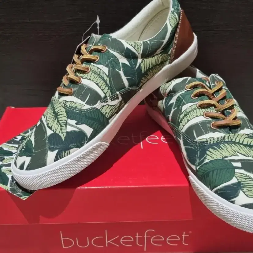 [bucketfeet] 버켓핏 남성 가죽 패치 스니커즈 화이트 운동화