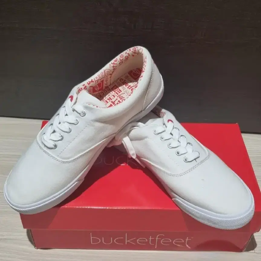 [bucketfeet] 버켓핏 남성 가죽 패치 스니커즈 화이트 운동화