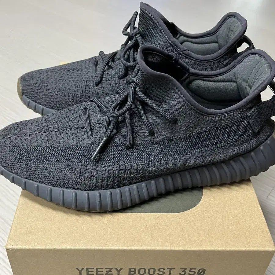 YEEZY BOOST 350 V2 280mm