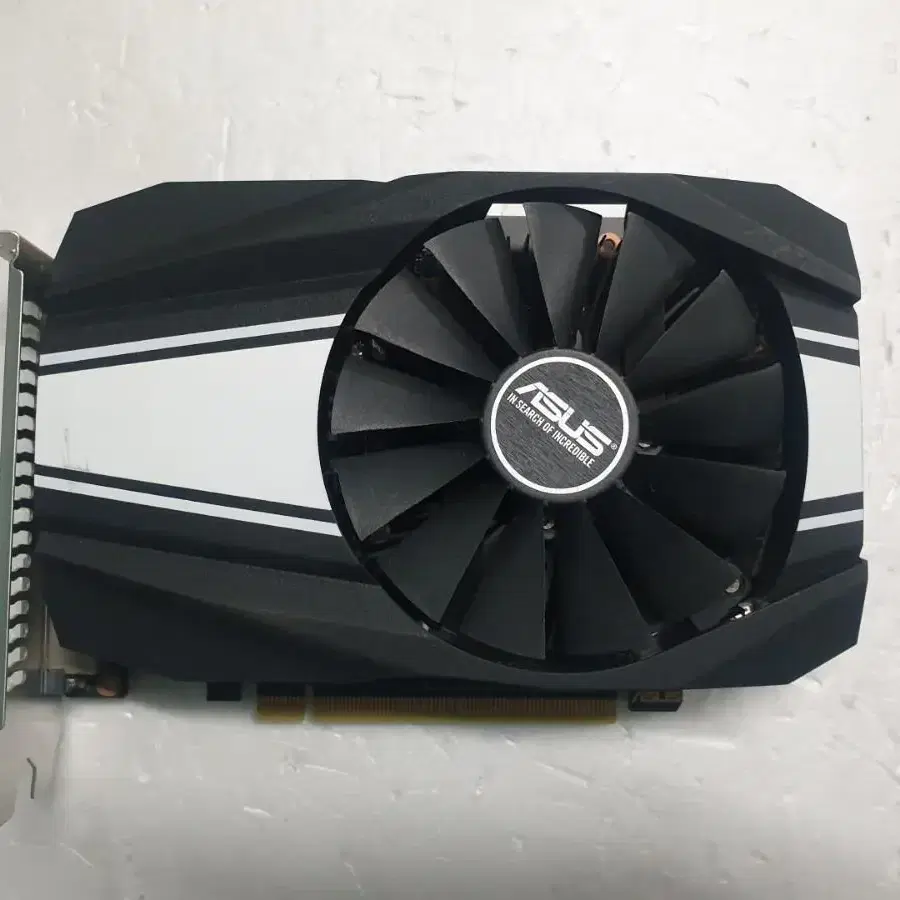 아수스 rtx1660s 그래픽카드 팝니다