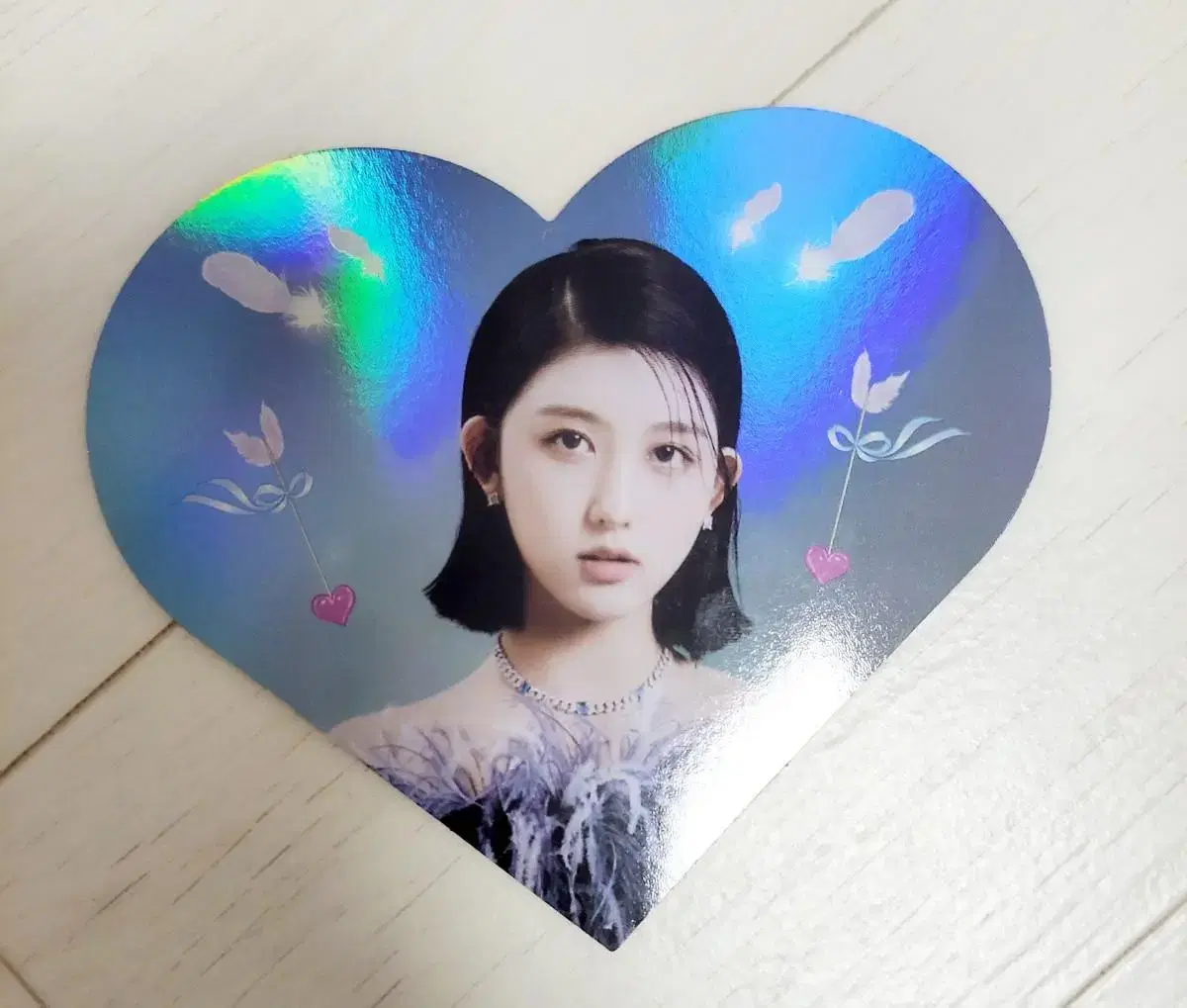 Sources)ive lupda hart hologram gaeul/apla postcard yujin