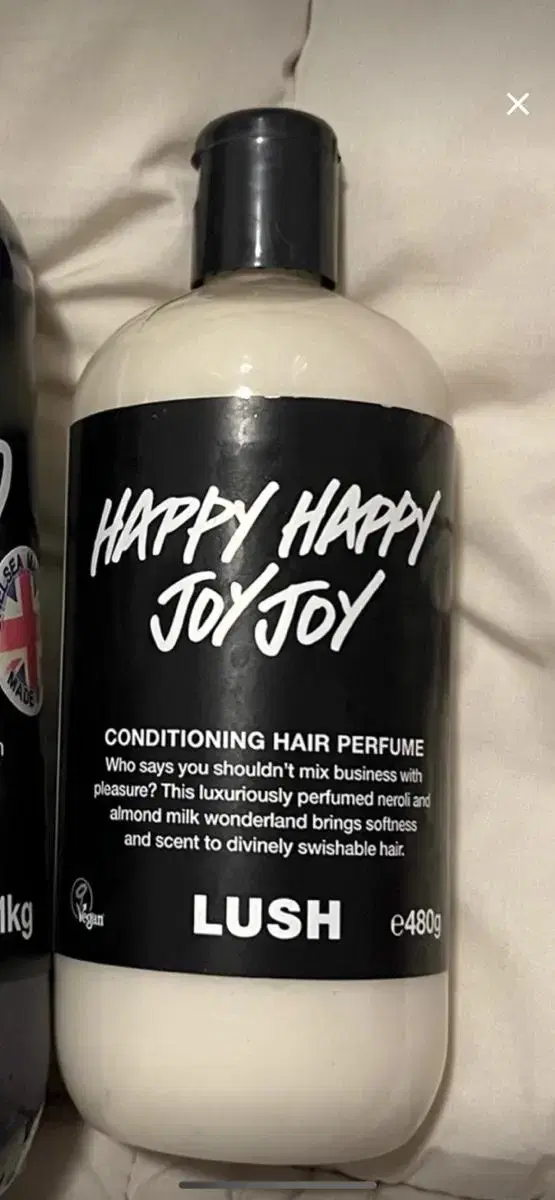 LUSH CONDITIONER Happy Happy Joy Joy