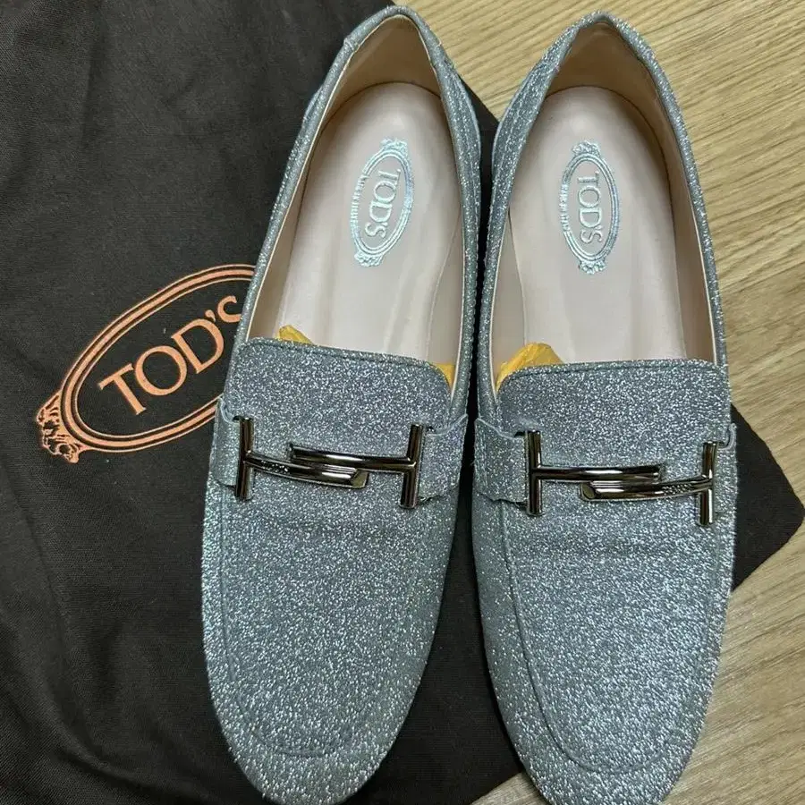 토즈 tods 더블티 로퍼 실버 :)