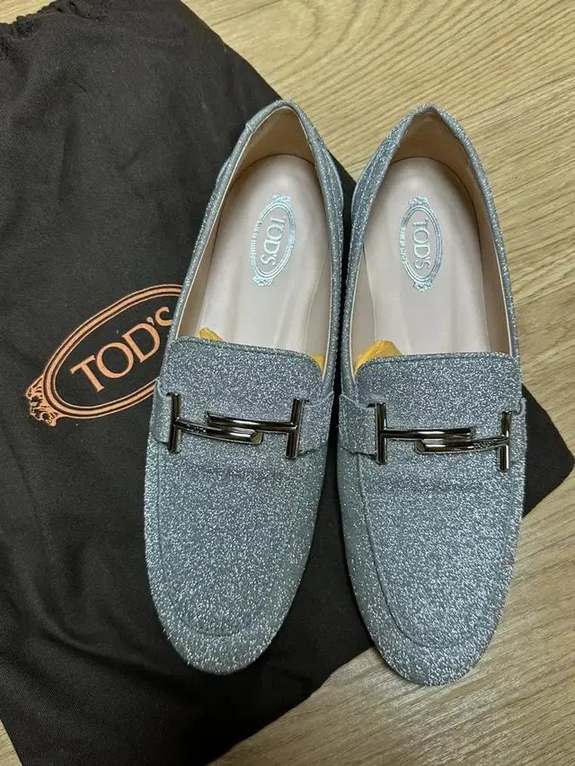 토즈 tods 더블티 로퍼 실버 :)