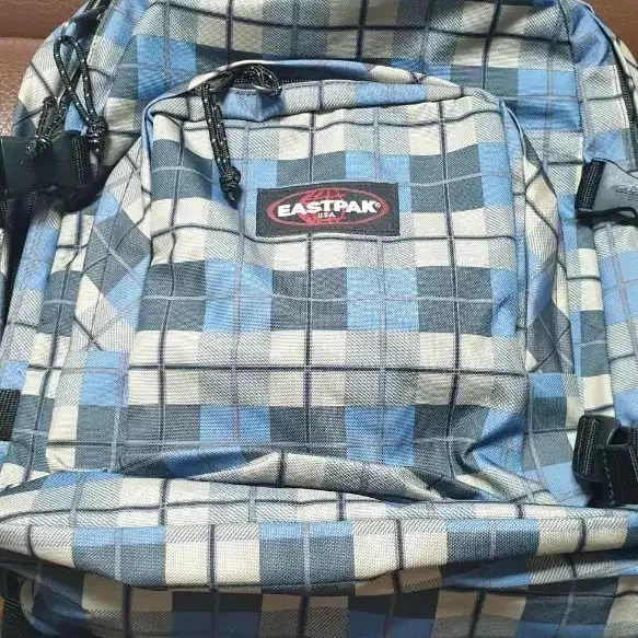 EASTPAK PROVIDER 33L