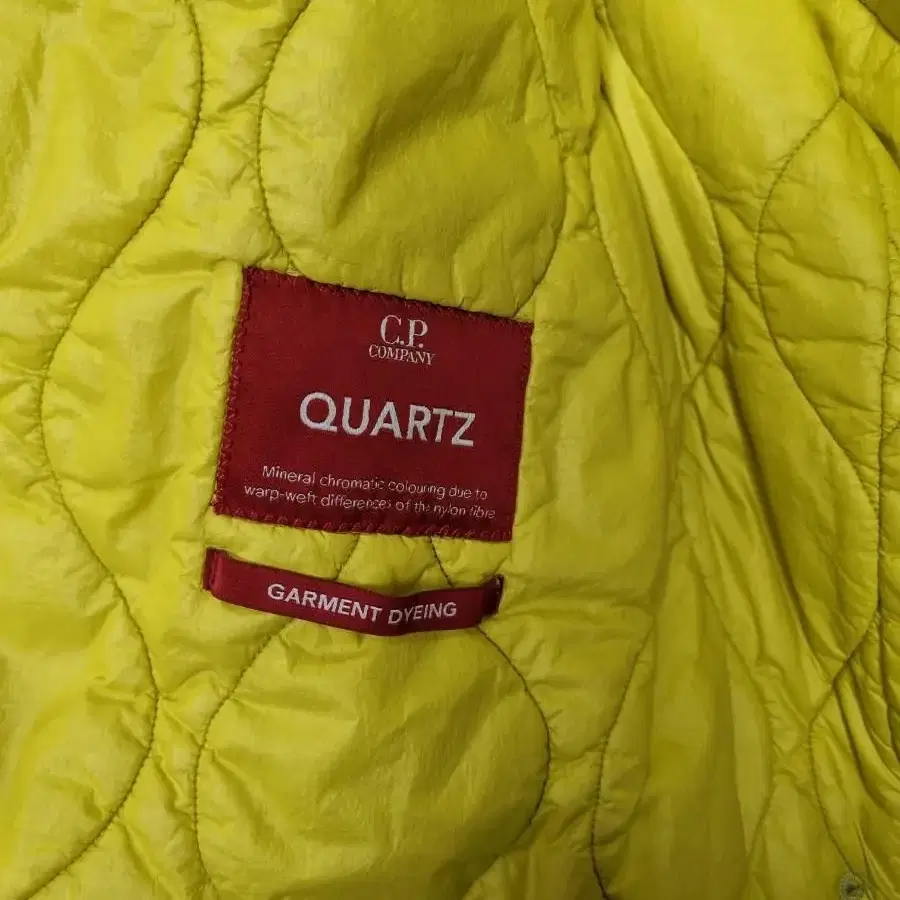 안입어서 싸게 내놓습니다 CP 19FW QUARTZ 퀄팅자켓 쉘파카