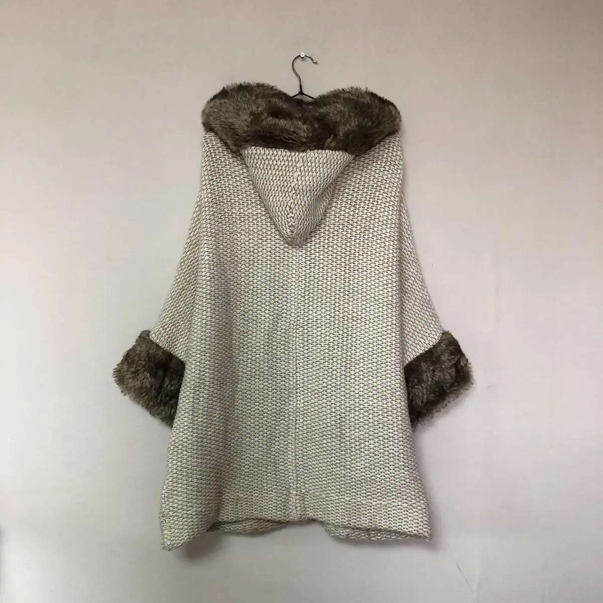 Vintage Zara beige fur hood kint cd