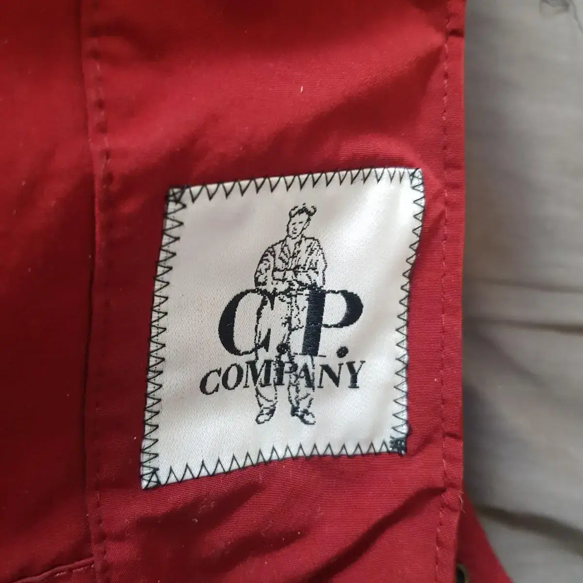 씨피컴퍼니 CP COMPANY 고글렌즈 덕다운 패딩자켓 민트급